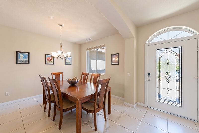 Dining room table for large groups at Palms Place vacation home